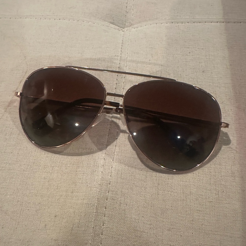 Elegant Gold Aviator Sunglasses sol kyst Charli (wide)